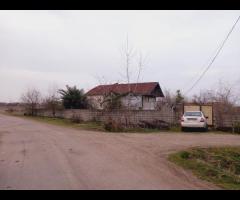 فروش خانه روستایی 700 متری دو بر با سند تک برگ در روستای درگاه آستانه
